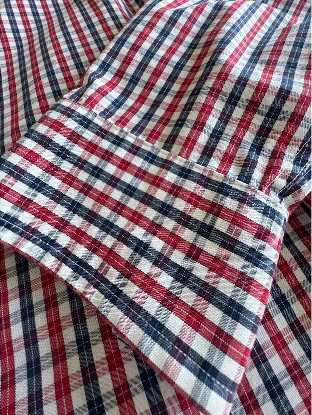 Banana Republic Men’s Check Button Down Navy & Red size Small
